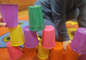 Kodowanie z kubeczkami – Code Week w grupie VII