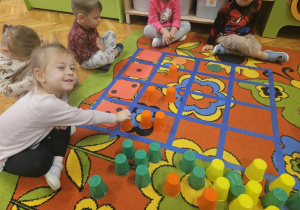 Kodowanie z kubeczkami – Code Week w grupie VII