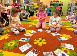 "Razem uczymy się, jak być uważnym - zajęcia koleżeńskie z mindfulness" - gr. III i V