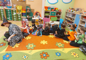 ,,Październikowe czary mary” - Innowacyjne Warsztaty Edukacyjne z KidsLab Konin w grupie V