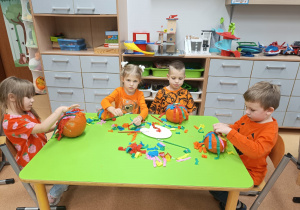 Dzień Dyni - zajęcia koleżeńskie w gr. XI i XII