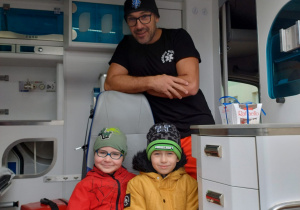 Pierwsza pomoc, czyli wizyta ratownika medycznego w przedszkolu - gr. XI i XII