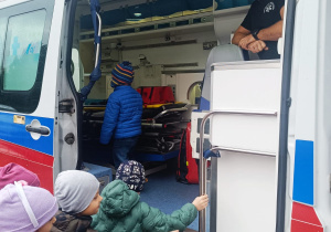 Pierwsza pomoc, czyli wizyta ratownika medycznego w przedszkolu - gr. XI i XII