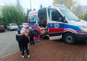 Pierwsza pomoc, czyli wizyta ratownika medycznego w przedszkolu - gr. XI i XII