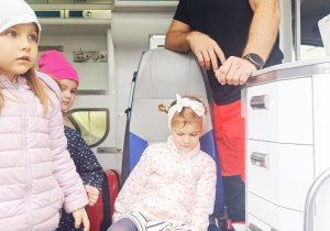 Pierwsza pomoc, czyli wizyta ratownika medycznego w przedszkolu - gr. XI i XII