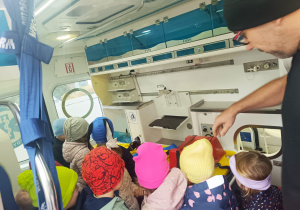 Pierwsza pomoc, czyli wizyta ratownika medycznego w przedszkolu - gr. XI i XII