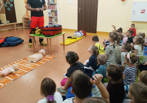 Pierwsza pomoc, czyli wizyta ratownika medycznego w przedszkolu - gr. XI i XII