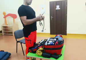 Pierwsza pomoc, czyli wizyta ratownika medycznego w przedszkolu - gr. XI i XII