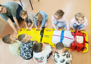 Pierwsza pomoc, czyli wizyta ratownika medycznego w przedszkolu - gr. XI i XII