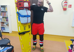 Pierwsza pomoc, czyli wizyta ratownika medycznego w przedszkolu - gr. XI i XII