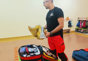 Pierwsza pomoc, czyli wizyta ratownika medycznego w przedszkolu - gr. XI i XII