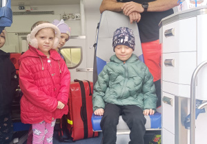 Pierwsza pomoc, czyli wizyta ratownika medycznego w przedszkolu - gr. XI i XII