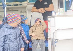 Pierwsza pomoc, czyli wizyta ratownika medycznego w przedszkolu - gr. XI i XII