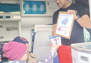 Pierwsza pomoc, czyli wizyta ratownika medycznego w przedszkolu - gr. XI i XII