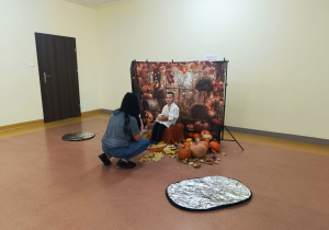 Poznajemy tajniki zawodu fotografa, czyli wizyta mamy Tymoteuszka i jesienna sesja fotograficzna w gr. XII