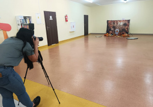 Poznajemy tajniki zawodu fotografa, czyli wizyta mamy Tymoteuszka i jesienna sesja fotograficzna w gr. XII