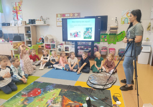 Poznajemy tajniki zawodu fotografa, czyli wizyta mamy Tymoteuszka i jesienna sesja fotograficzna w gr. XII