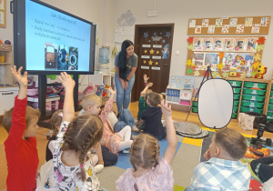 Poznajemy tajniki zawodu fotografa, czyli wizyta mamy Tymoteuszka i jesienna sesja fotograficzna w gr. XII