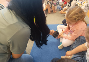 Poznajemy tajniki zawodu fotografa, czyli wizyta mamy Tymoteuszka i jesienna sesja fotograficzna w gr. XII