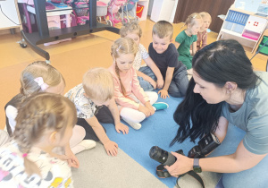 Poznajemy tajniki zawodu fotografa, czyli wizyta mamy Tymoteuszka i jesienna sesja fotograficzna w gr. XII