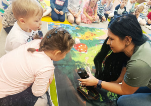 Poznajemy tajniki zawodu fotografa, czyli wizyta mamy Tymoteuszka i jesienna sesja fotograficzna w gr. XII