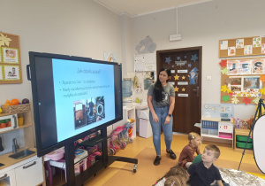 Poznajemy tajniki zawodu fotografa, czyli wizyta mamy Tymoteuszka i jesienna sesja fotograficzna w gr. XII