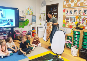 Poznajemy tajniki zawodu fotografa, czyli wizyta mamy Tymoteuszka i jesienna sesja fotograficzna w gr. XII