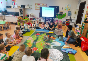 Poznajemy tajniki zawodu fotografa, czyli wizyta mamy Tymoteuszka i jesienna sesja fotograficzna w gr. XII