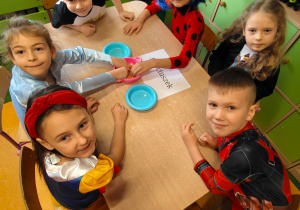 Dzień Postaci z Bajek- grupa VI