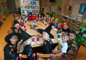 Dzień Postaci z Bajek- grupa VI