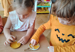 Zajęcia koleżeńskie "Na dyniowej grządce" w grupie II i VII