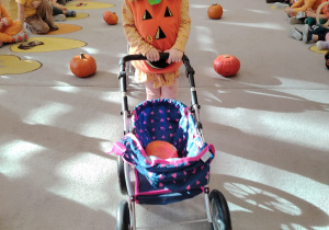 Zajęcia koleżeńskie "Na dyniowej grządce" w grupie II i VII