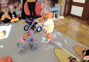 Zajęcia koleżeńskie "Na dyniowej grządce" w grupie II i VII