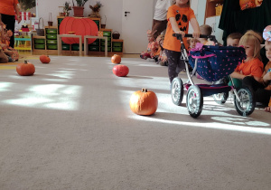 Zajęcia koleżeńskie "Na dyniowej grządce" w grupie II i VII