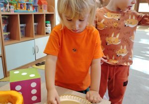 Zajęcia koleżeńskie "Na dyniowej grządce" w grupie II i VII