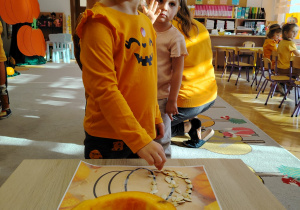 Zajęcia koleżeńskie "Na dyniowej grządce" w grupie II i VII