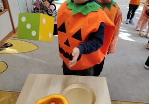 Zajęcia koleżeńskie "Na dyniowej grządce" w grupie II i VII