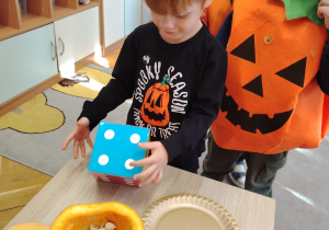 Zajęcia koleżeńskie "Na dyniowej grządce" w grupie II i VII