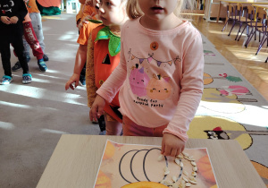 Zajęcia koleżeńskie "Na dyniowej grządce" w grupie II i VII