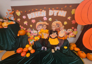 Zajęcia koleżeńskie "Na dyniowej grządce" w grupie II i VII