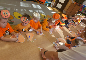 Zajęcia koleżeńskie "Na dyniowej grządce" w grupie II i VII