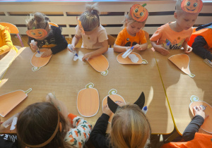 Zajęcia koleżeńskie "Na dyniowej grządce" w grupie II i VII