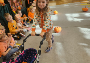 Zajęcia koleżeńskie "Na dyniowej grządce" w grupie II i VII