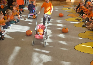 Zajęcia koleżeńskie "Na dyniowej grządce" w grupie II i VII