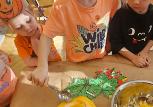 Zajęcia koleżeńskie "Na dyniowej grządce" w grupie II i VII