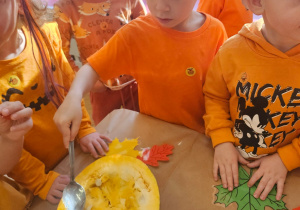 Zajęcia koleżeńskie "Na dyniowej grządce" w grupie II i VII