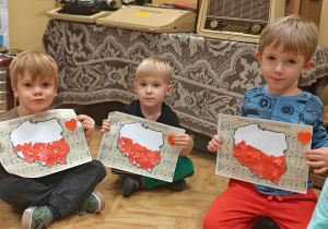 „Mała i duża Ojczyzna”- projekt edukacyjny i zajęcia w przedszkolnym Mini Muzeum „Na szlaku historii”- gr. II