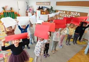 „Mała i duża Ojczyzna”- projekt edukacyjny i zajęcia w przedszkolnym Mini Muzeum „Na szlaku historii”- gr. II