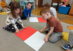 „Mała i duża Ojczyzna”- projekt edukacyjny i zajęcia w przedszkolnym Mini Muzeum „Na szlaku historii”- gr. II