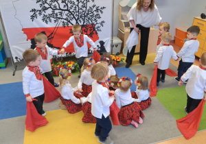 "Jesteśmy Polką i Polakiem..." - Święto Niepodległości w grupie IX